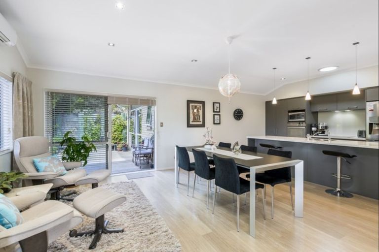 Photo of property in 11 Fendalton Place, Hatfields Beach, Orewa, 0931