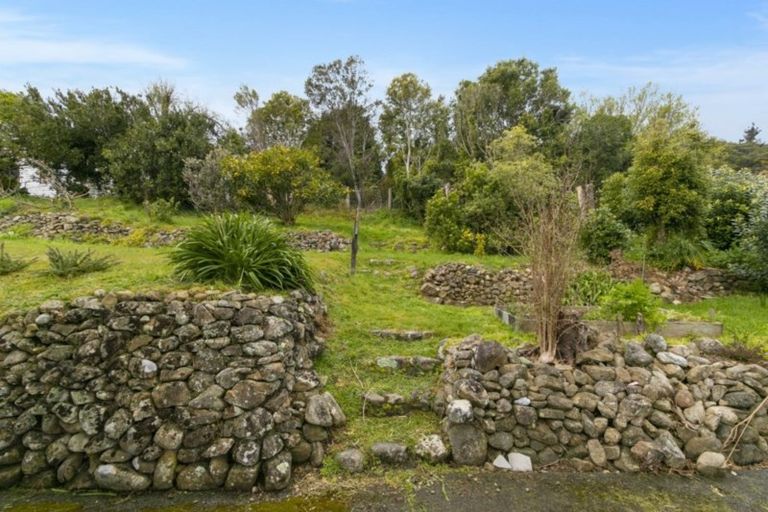 Photo of property in 15 Peel Place, Wainuiomata, Lower Hutt, 5014