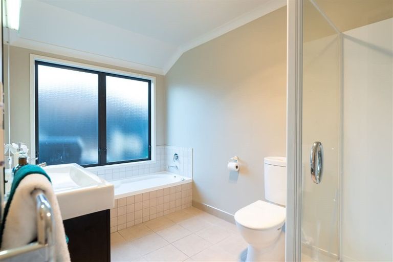 Photo of property in 61 Sapperton Drive, Henderson, Auckland, 0612