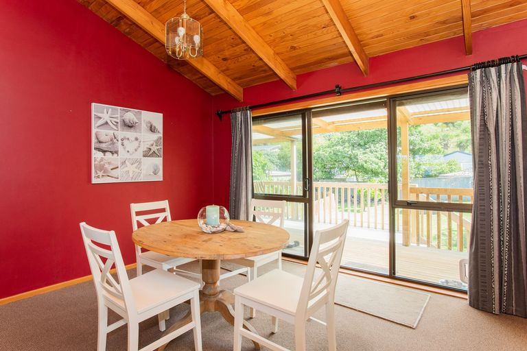 Photo of property in 57 Moana Road, Okitu, Gisborne, 4010