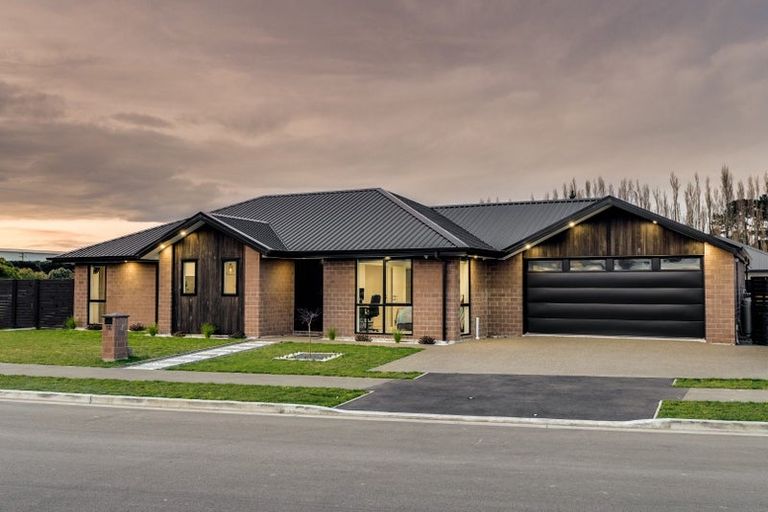 Photo of property in 14 Bill Harvey Drive, Halswell, Christchurch, 8025