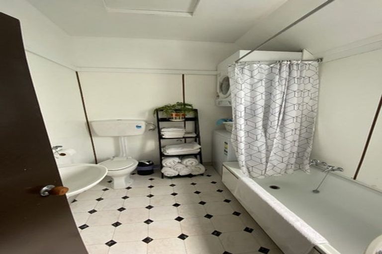 Photo of property in Pitarua Court, 9/11 Pitarua Street, Thorndon, Wellington, 6011