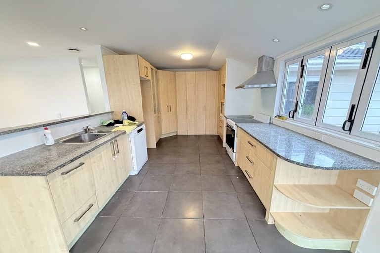 Photo of property in 21 Caribbean Drive, Unsworth Heights, Auckland, 0632