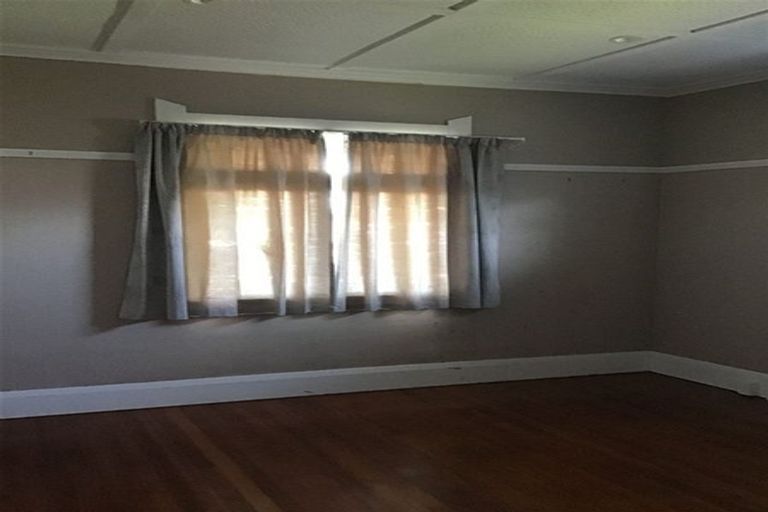 Photo of property in 1/3185 Great North Road, New Lynn, Auckland, 0600