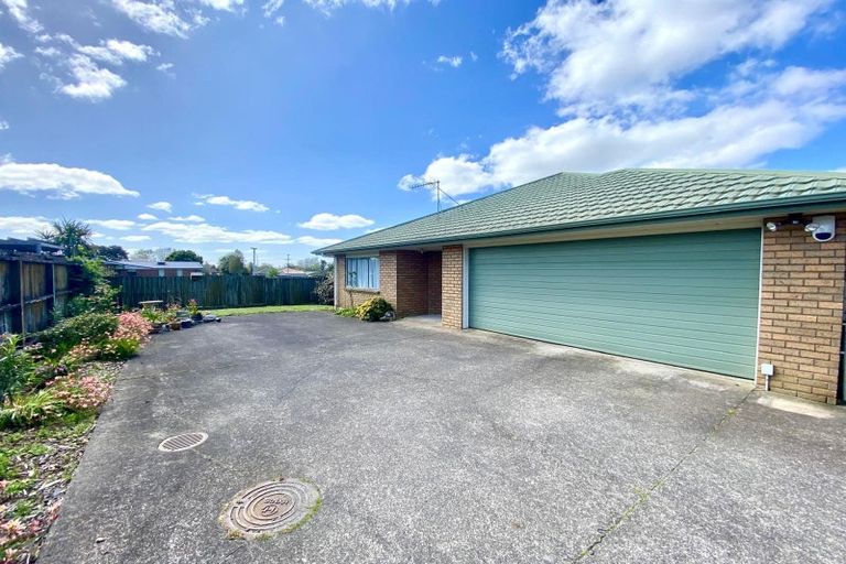 Photo of property in 12 Woodcroft Way, Pukekohe, 2120
