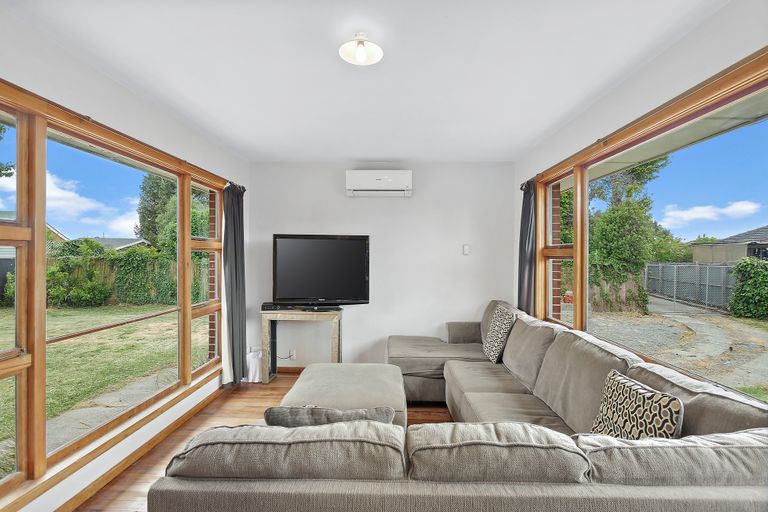 Photo of property in 25 Fairmont Place, Hornby, Christchurch, 8042