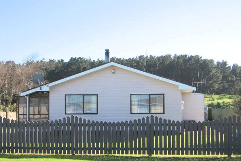 Photo of property in 7 Andrews Street, Foxton Beach, Foxton, 4815