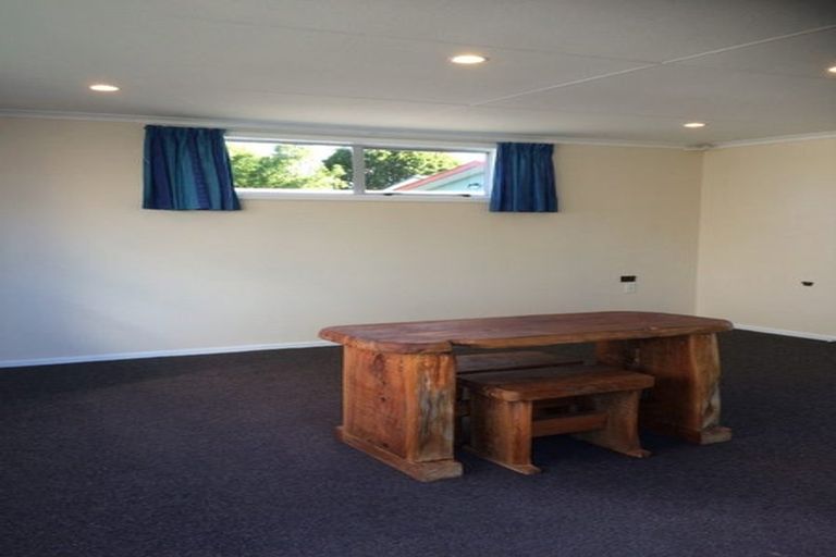 Photo of property in 16 Towai Street, Inglewood, 4330