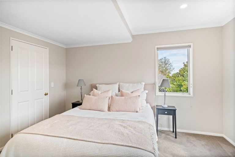 Photo of property in 43 Memorial Avenue, Ilam, Christchurch, 8053