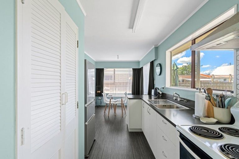 Photo of property in 33 Solway Street, Levin, 5510