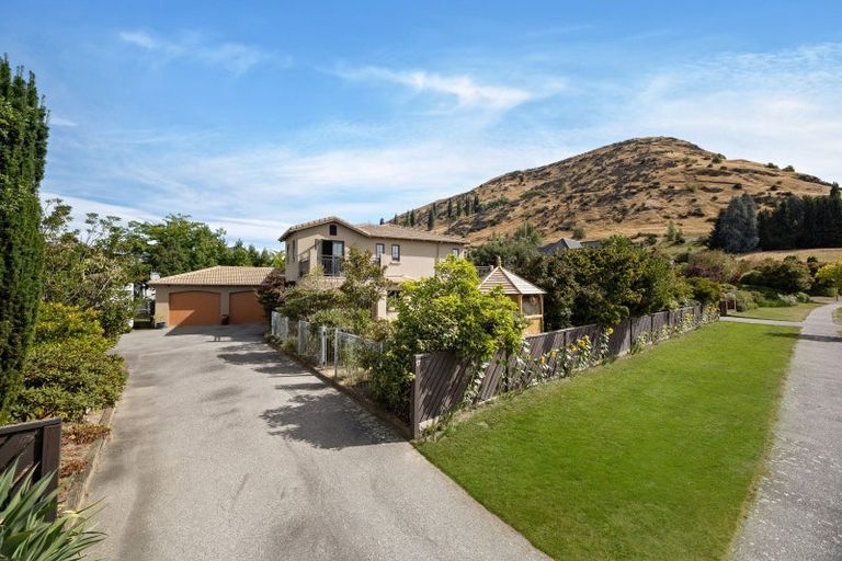 Photo of property in 17 Portree Drive, Lower Shotover, Queenstown, 9371
