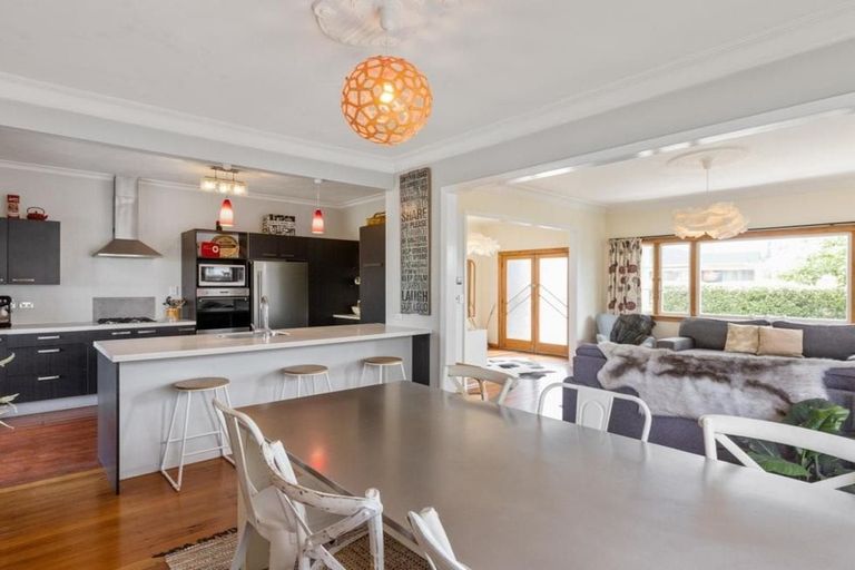 Photo of property in 1111a Heretaunga Street East, Parkvale, Hastings, 4122