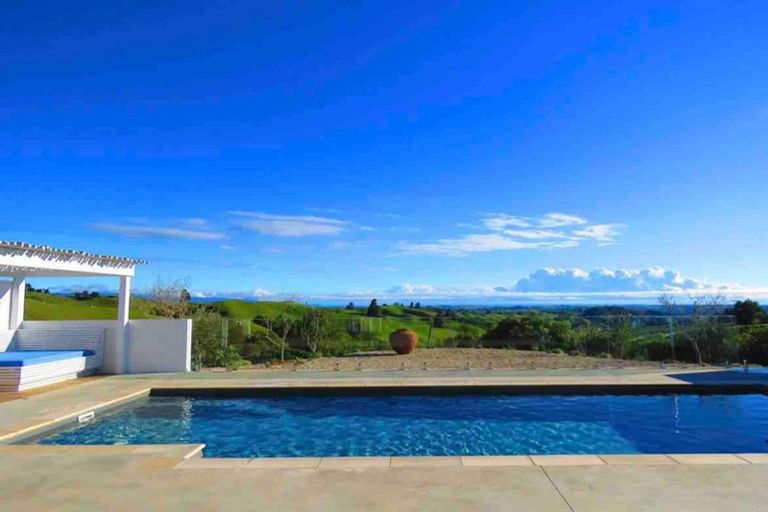 Photo of property in 680 Neudorf Road, Upper Moutere, 7175