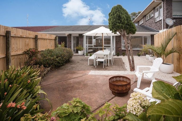 Photo of property in 3/83 Centreway Road, Orewa, 0931