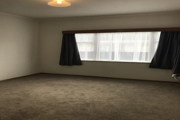 Photo of property in 16 Strathmore Avenue, Strathmore Park, Wellington, 6022