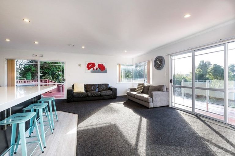 Photo of property in 12 Ngaio Street, Inglewood, 4330