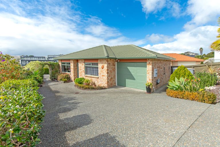 Photo of property in 87a Elan Place, Stanmore Bay, Whangaparaoa, 0932