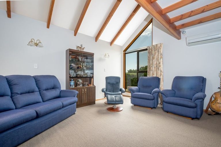 Photo of property in 18 Moana View Road, Waikawa, Picton, 7220