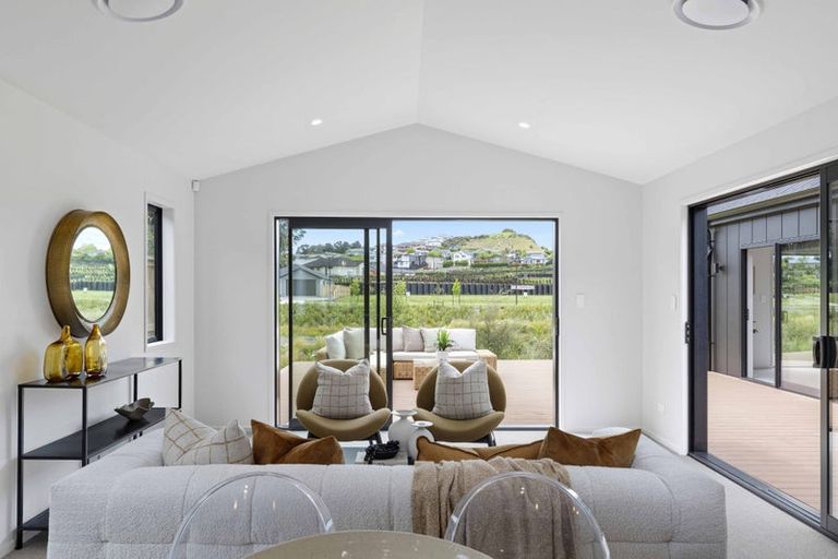 Photo of property in 17 Kirian Lane, Pollok, 2684