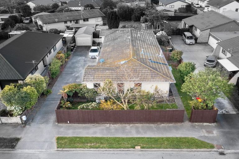 Photo of property in 1/125 Prestons Road, Redwood, Christchurch, 8051