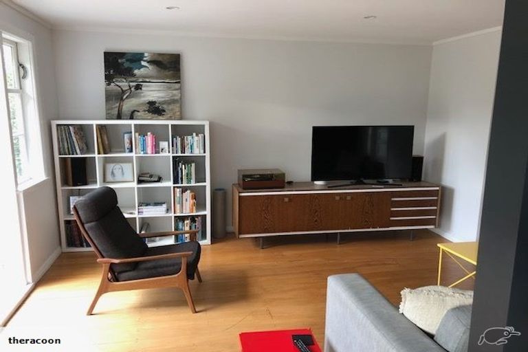 Photo of property in 1/45 Hutchinson Avenue, New Lynn, Auckland, 0600