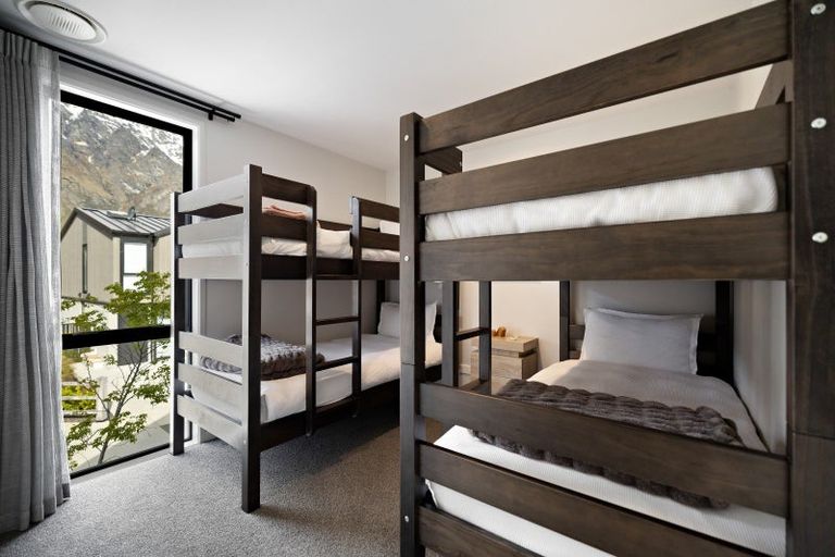 Photo of property in 13 Mcgibbon Lane, Jacks Point, 9371