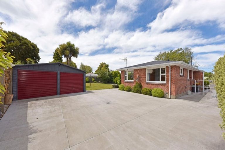 Photo of property in 16 Adams Place, Woolston, Christchurch, 8023