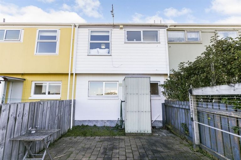 Photo of property in 12a Waiwera Crescent, Maupuia, Wellington, 6022