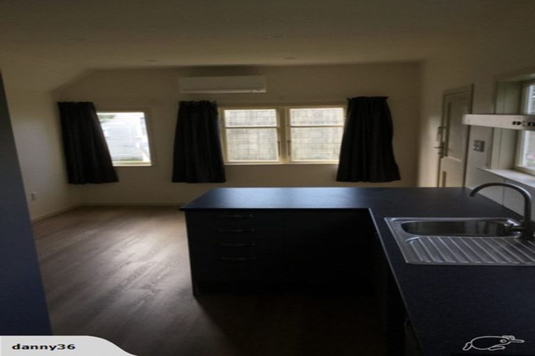 Photo of property in 72 Oxford Street, Tawa, Wellington, 5028