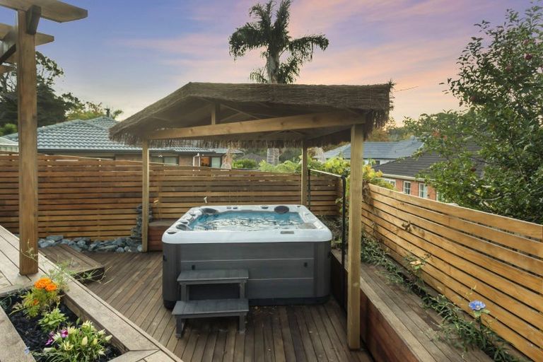 Photo of property in 41 Sapperton Drive, Henderson, Auckland, 0612