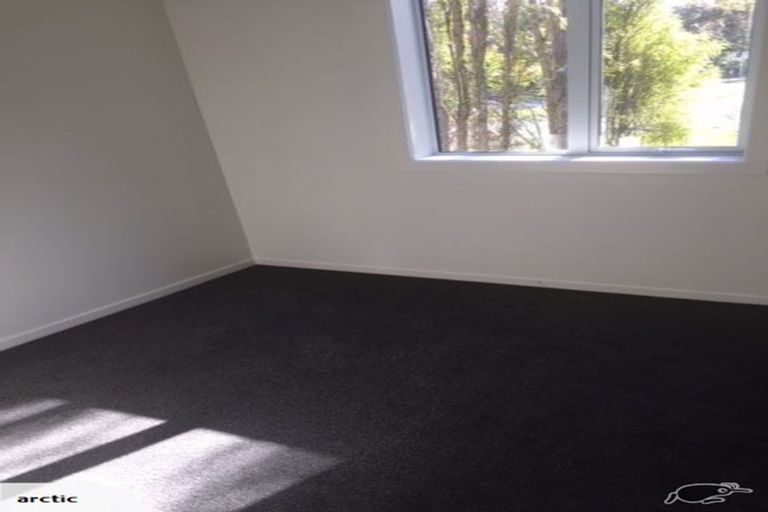 Photo of property in 5/30 John Jennings Drive, Oteha, Auckland, 0632