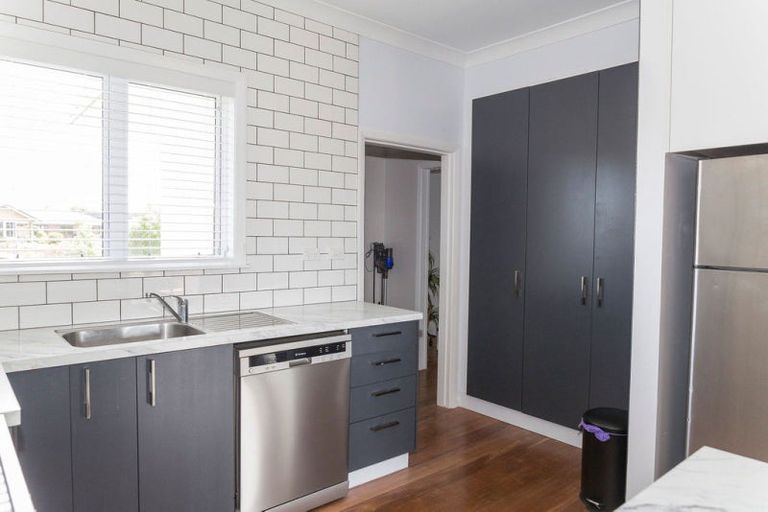 Photo of property in 16 Ruahine Street, Dannevirke, 4930