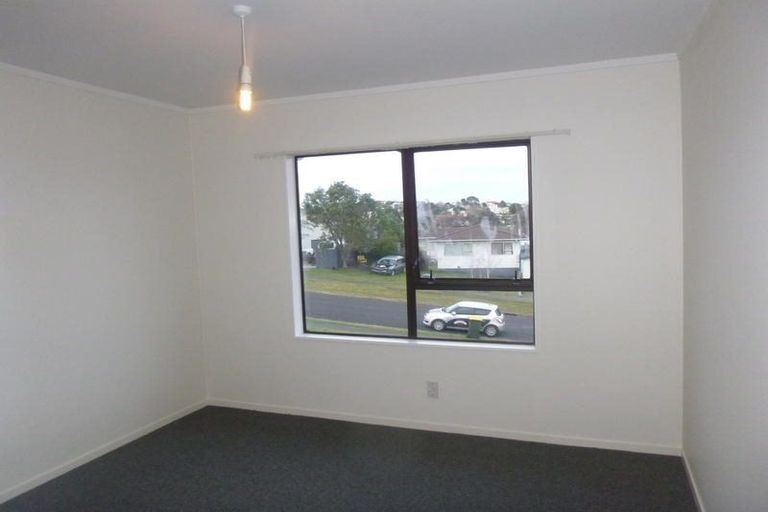 Photo of property in 12 Sumich Place, West Harbour, Auckland, 0618