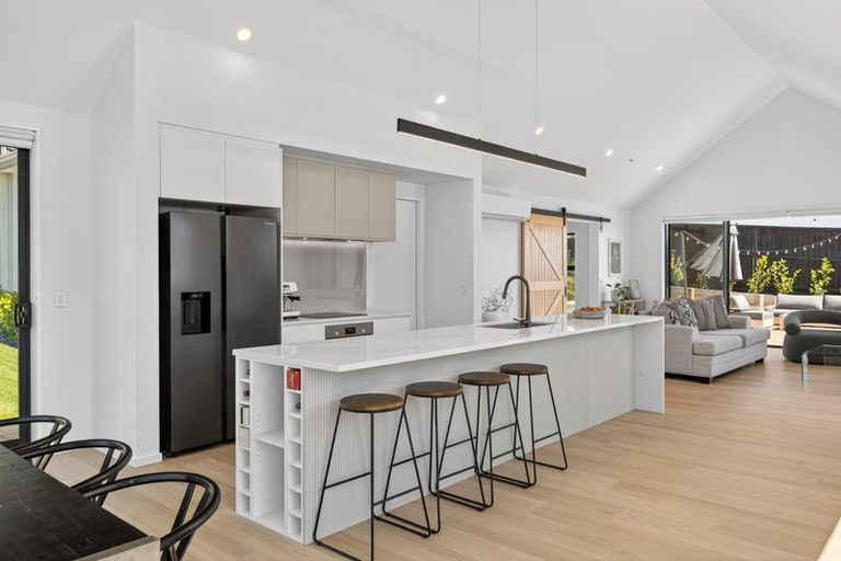 Photo of property in 6 Round Hill Rise, Cracroft, Christchurch, 8022