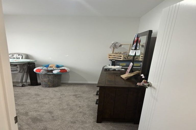 Photo of property in 43c Beach Road, Pahurehure, 2113