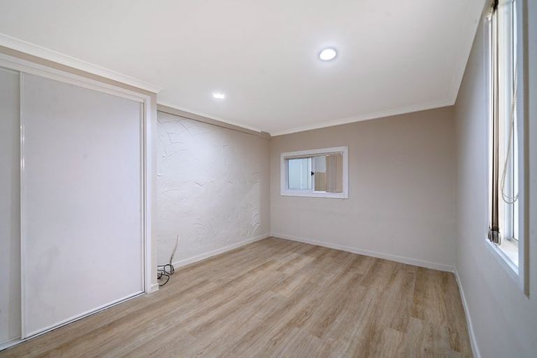 Photo of property in 41 Royal Road, Massey, Auckland, 0614