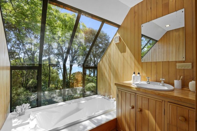 Photo of property in 135 Main Road, Allandale, Governors Bay, 8971