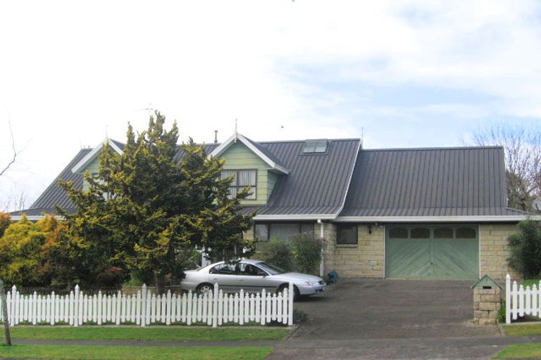 Photo of property in 1 Pohutukawa Drive, Pukete, Hamilton, 3200