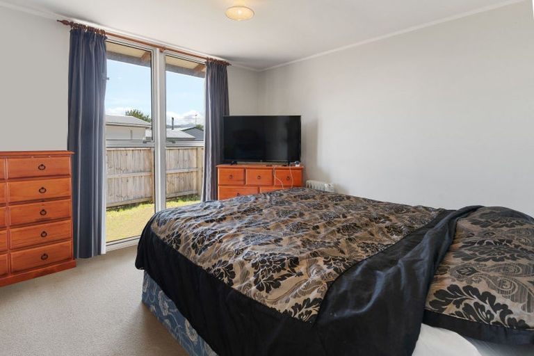 Photo of property in 32 Philip Street, Carterton, 5713