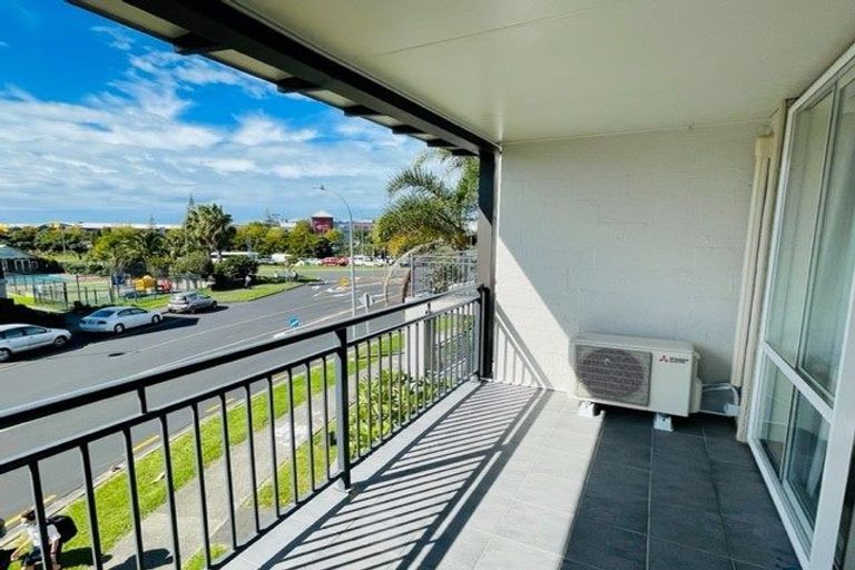Photo of property in 1/47 Haven Drive, East Tamaki, Auckland, 2013
