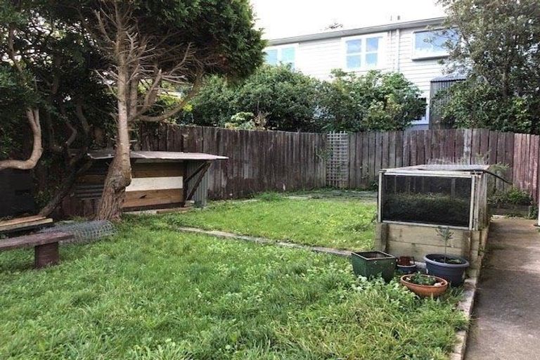 Photo of property in 21 Seatoun Heights Road, Miramar, Wellington, 6022