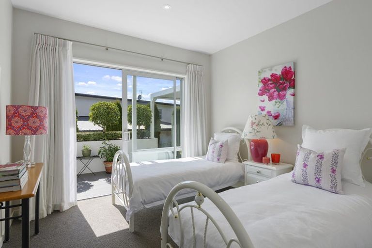 Photo of property in 243 Mount Pleasant Road, Mount Pleasant, Christchurch, 8081