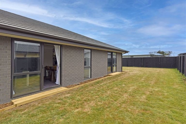 Photo of property in 2 Tara Crescent, Woodend, 7610