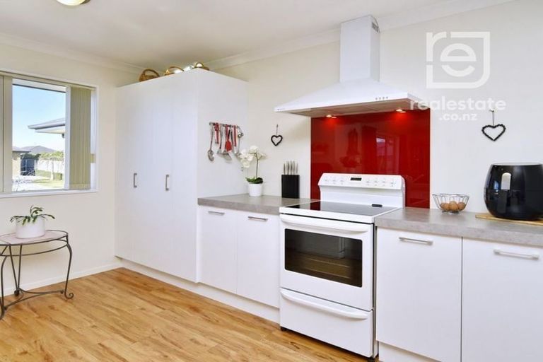 Photo of property in 53 Kotare Avenue, Rangiora, 7400