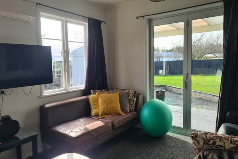 Photo of property in 45 Cologne Street, Martinborough, 5711