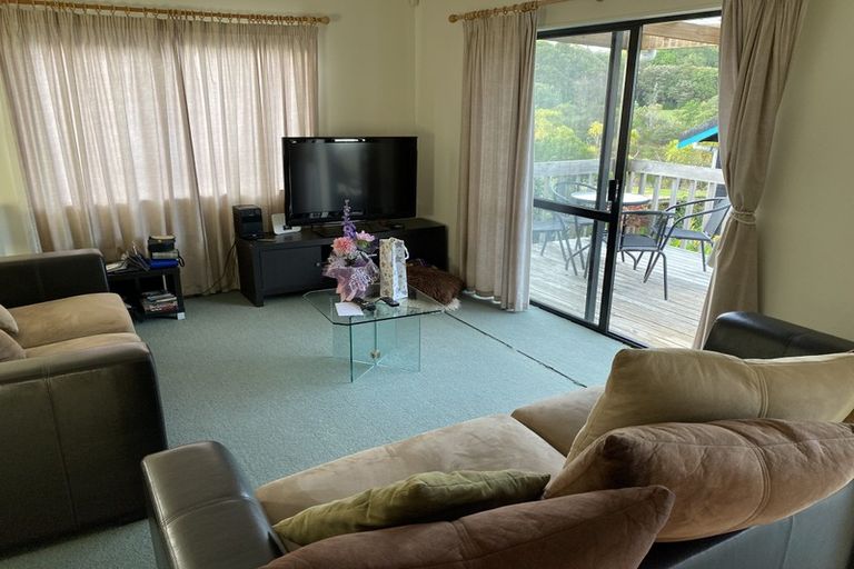 Photo of property in 2/13a Kitewao Street, Northcote, Auckland, 0627