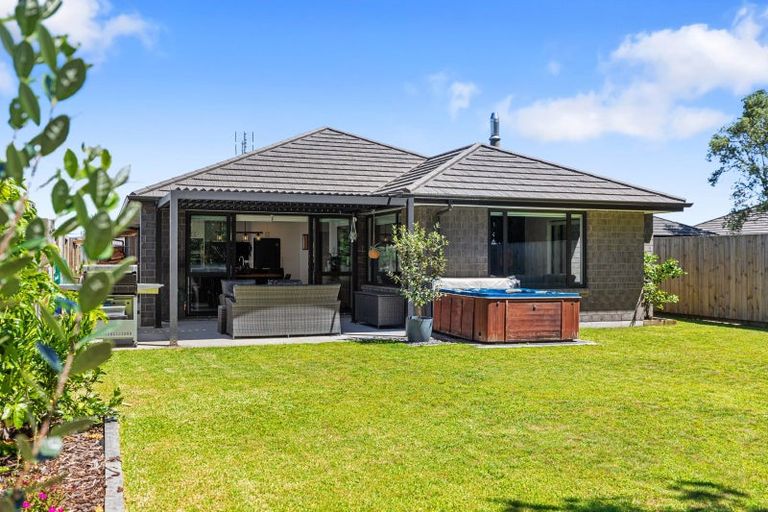 Photo of property in 15 Clover Lane, Pyes Pa, Tauranga, 3112