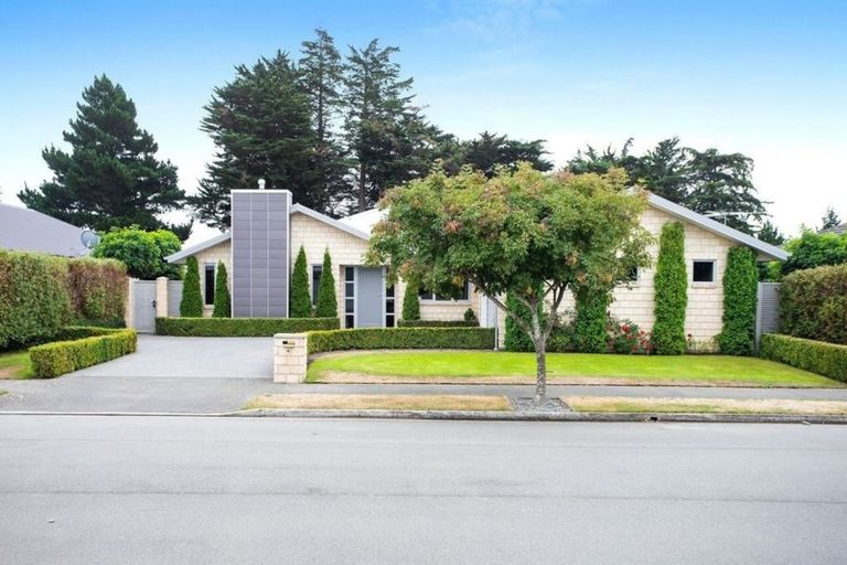 Photo of property in 28 Reka Street, Parklands, Christchurch, 8083