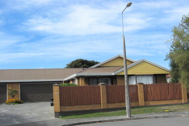 Photo of property in 2/15 Wynand Place, Sockburn, Christchurch, 8042