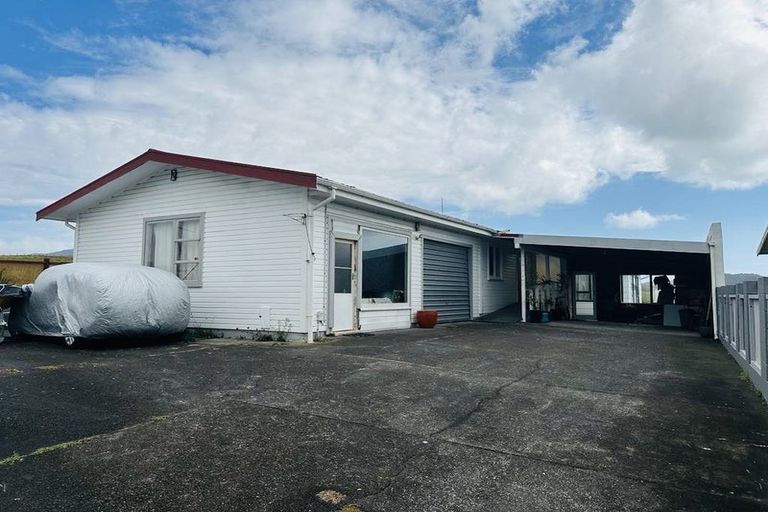 Photo of property in 11 Te Hutewai Road, Raglan, 3225